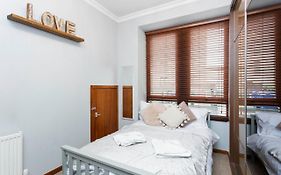 Stylish 1 Bedroom Apartment-Ground Floor